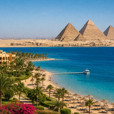 La câți kilometri de piramide se află Xanadu Makadi Bay?